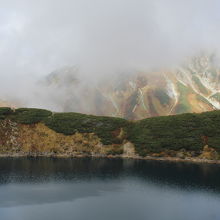 山並みは雲の中