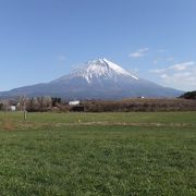 富士山が大きく見える