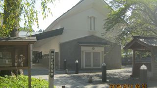 田町武家屋敷通りに面しています。