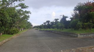 広い公園で綺麗に整備されています。