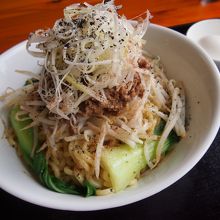 汁なし担々麺（黒ゴマ）