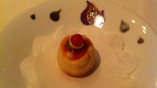 タイユバン・ロブションで初代シェフをつとめたシェフの隠れ家レストラン