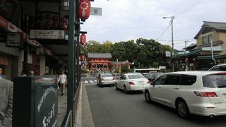 繁華街のメイン通りの突き当たりが神社なんて素敵ですね。