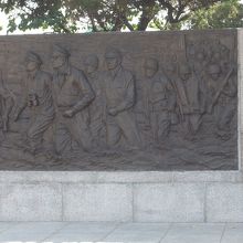 マッカーサー将軍銅像 