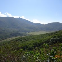 雨ヶ池越から坊がつるを望む。