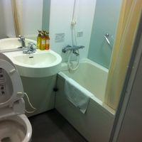 バスタブは足がのばせます