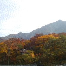 元谷から　大山北壁方面の紅葉