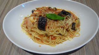 テレビに出たので……。