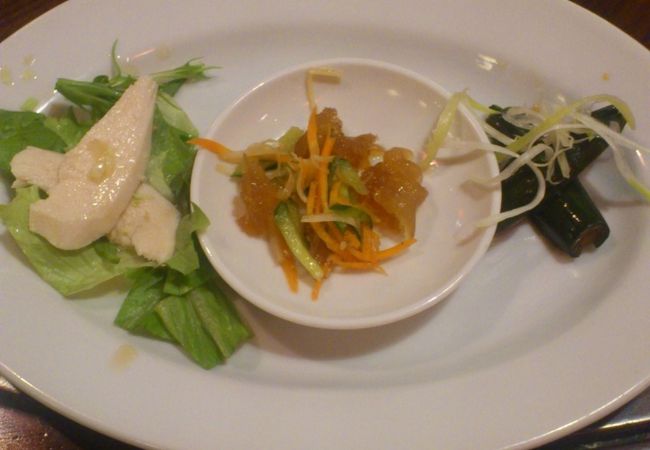 サラリーマンでにぎわってつお店