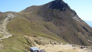 展望抜群　九重山群のシンボル　久住山
