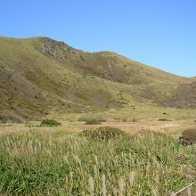 西千里浜から星生山を望む。