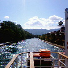 遊覧船での舟遊びも楽しめます。