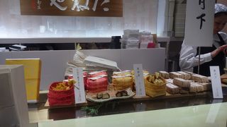 たねやの和菓子は私の好物です。