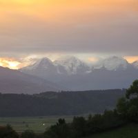 窓からアイガー、メンヒ、ユングフラウ