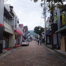 朝早すぎて静かです