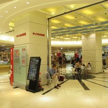 中央にある一休みスペース