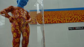 到着口によってはすごく歩きます