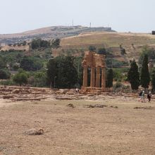 ディオスクロイ神殿