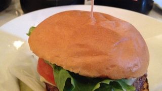 最近ハンバーガーが人気みたいで・・・