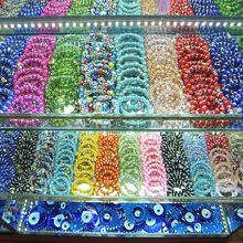 ナザール・ボンジュウのアクセサリー