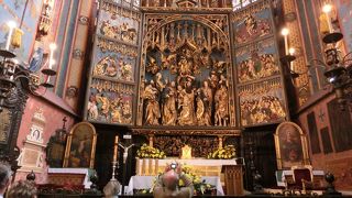 豪華絢爛な礼拝堂。