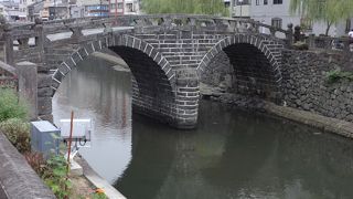 昭和23年（1948年）から車両の通行は禁止されています。