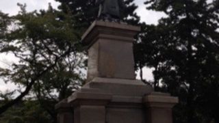 掃部山公園内にある