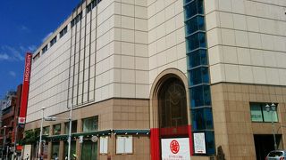 ありぁ～・・・『沖縄三越』店が閉まっている