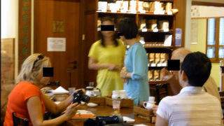 公園の中にあるベジタリアン点心のお店