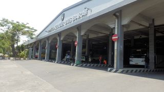 ソロ・バラパン駅からは遠い