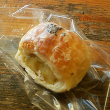 さつま隼人。表面のアイシングにほんのりラム酒が効いてる