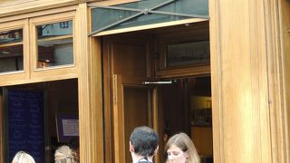 アイスクリーム屋とは思えないおもてなしで、超おいしい!!