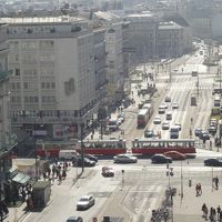 左の建物がブリストル