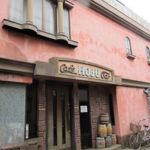 路地裏には・・休業中でしたが