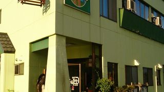 ボリューム満点、ソバ定食がおすすめ。