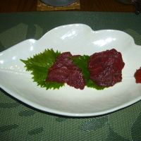会津のご馳走。 馬刺しを辛子味噌で。