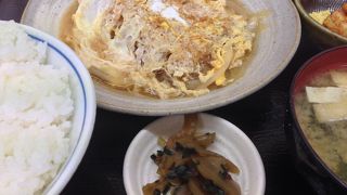 板橋区役所前。リーズナブルで美味しい日替り定食！
