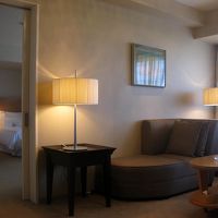 奥がベッドルームです