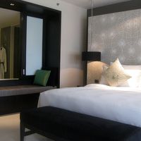 左手がバスルームになります