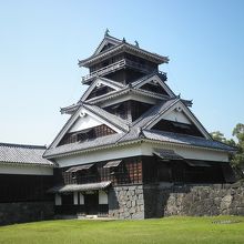 宇土櫓、地上五階、地下一階です