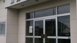 資料館が土日休みなんてありえん！