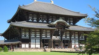 建物の大きさに圧倒されます