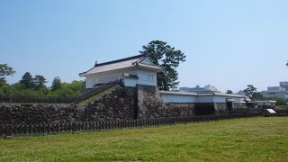 本丸を中心に公園として整備されています