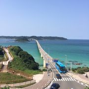 透き通った海