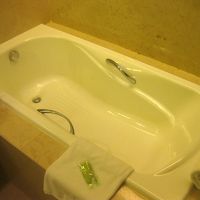 バスタブも大きめです
