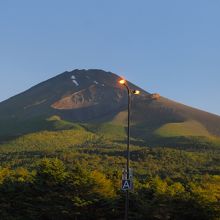 駐車場から見える富士山