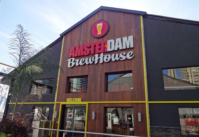 トロントのマイクロブリュワリーのレストラン　＠Amsterdam BrewHouse