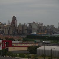 部屋からは三菱マテリアルの苅田工場が一望できます