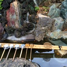 お金はここで洗います