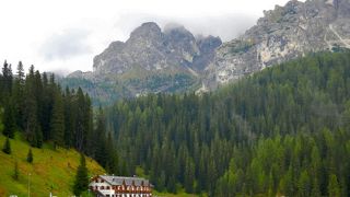 ミズリーナ湖までタクシーは高い